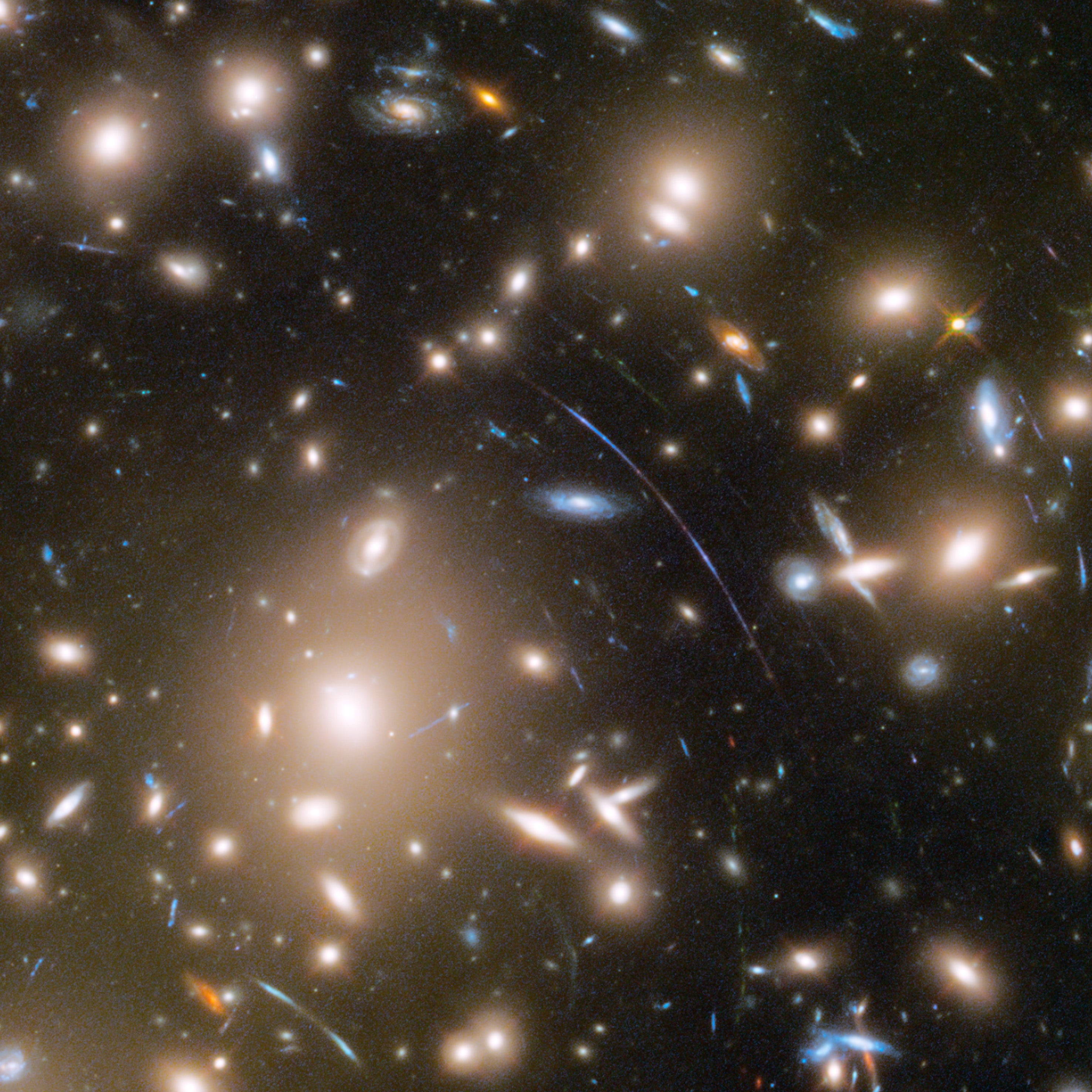 Gravitational Lenses in Abell 370