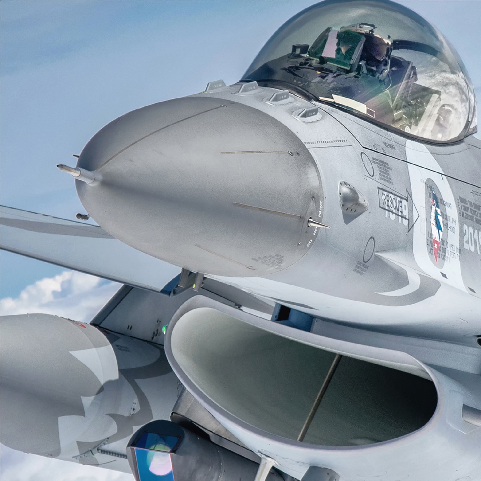 Zbliżenie z F-16